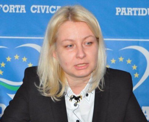 Candidatul FC la PE, Alma Micu, are obiectiv politic: vrea să facă oamenii fericiţi!